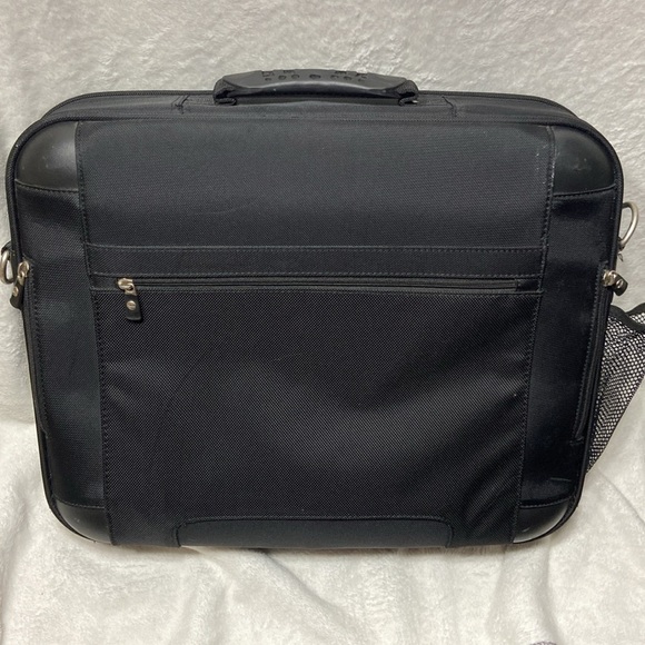Dell Black Laptop Bag - Picture 8 of 16